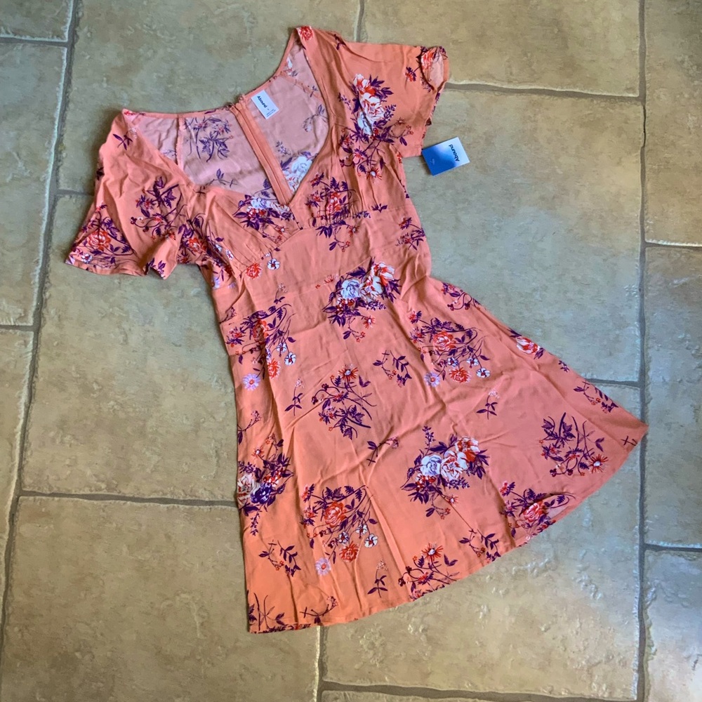 NWT Peach Floral Dress Sz Small 100% Viscose